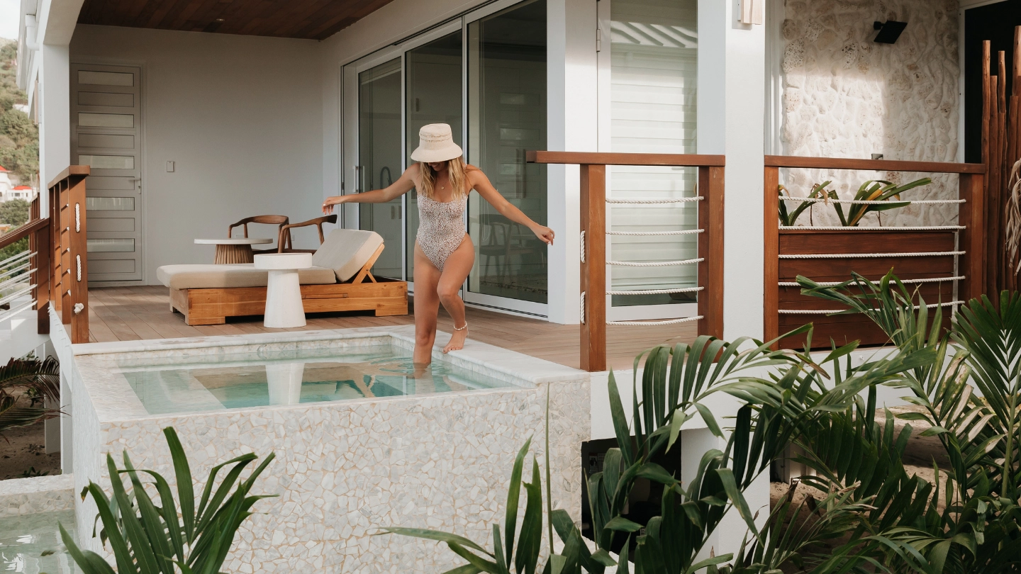 Spacious Caribbean beachfront villa accommodations